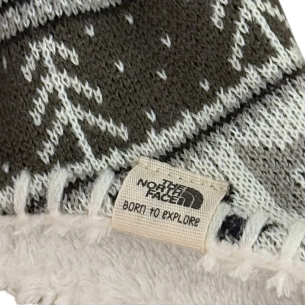 The North Face Infant Beanie Hat 0–6 Months Gray Pom Pom Fleece Lined Winter GUC